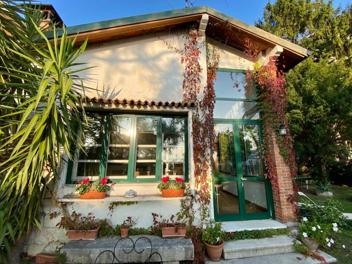 טוסקולנו מדרנו Casa Vacanze Gabbianella Villa Con Giardino Lungolago Maderno מראה חיצוני תמונה