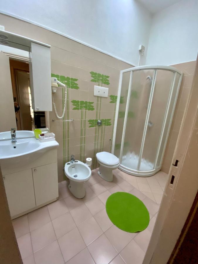 טוסקולנו מדרנו Casa Vacanze Gabbianella Villa Con Giardino Lungolago Maderno מראה חיצוני תמונה