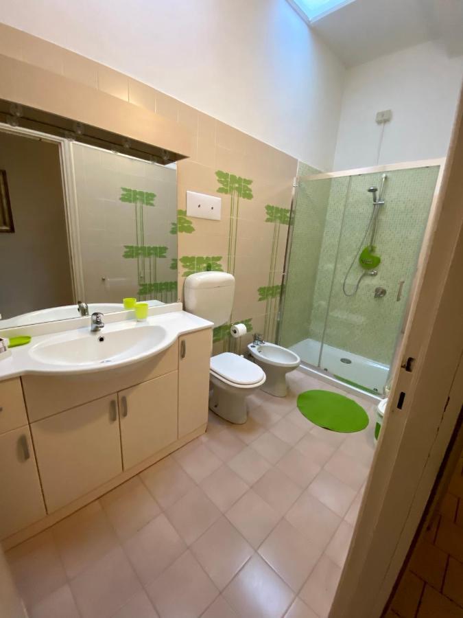 טוסקולנו מדרנו Casa Vacanze Gabbianella Villa Con Giardino Lungolago Maderno מראה חיצוני תמונה