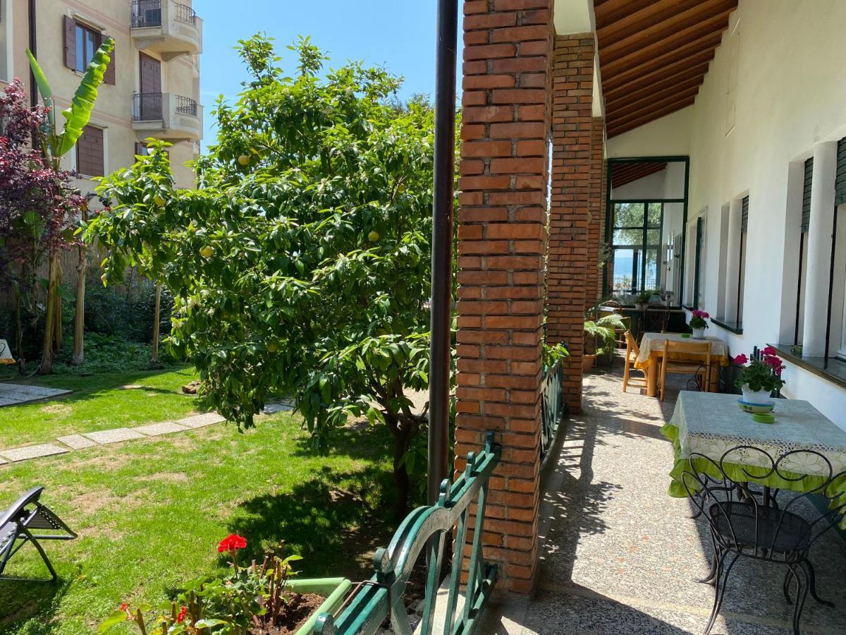 טוסקולנו מדרנו Casa Vacanze Gabbianella Villa Con Giardino Lungolago Maderno מראה חיצוני תמונה